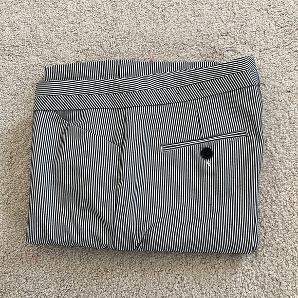 🎈Express Design Studio size 4 🆕 whit out tag 🏷️ - Picture 14 of 14